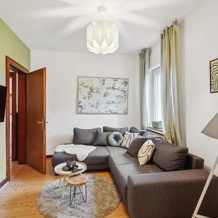 Apartment Dd Homes - Haus Im Gruenen - 7 Betten,3 Sz,terrasse,110 Qm