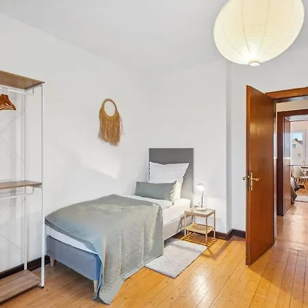 Dd Homes - Haus Im Gruenen - 7 Betten,3 Sz,terrasse,110 Qm Apartment Andernach
