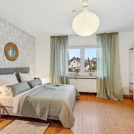 Apartment Dd Homes - Haus Im Gruenen - 7 Betten,3 Sz,terrasse,110 Qm Andernach