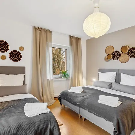Apartment Dd Homes - Haus Im Gruenen - 7 Betten,3 Sz,terrasse,110 Qm Andernach