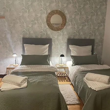 Apartment Dd Homes - Haus Im Grünen - 7 Betten,3 Sz,terrasse,110 Qm