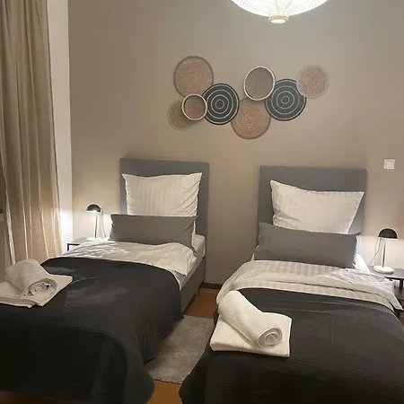 Dd Homes - Haus Im Grünen - 7 Betten,3 Sz,terrasse,110 Qm Andernach