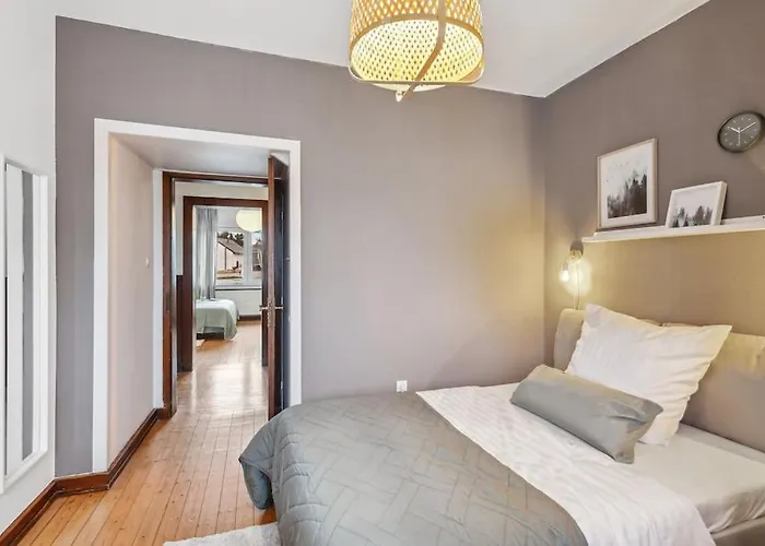 Apartamento Dd Homes - Haus Im Grünen - 7 Betten,3 Sz,terrasse,110 Qm Andernach